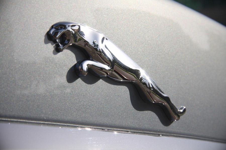  Jaguar XF 2008 года  (фото 154 из 175)